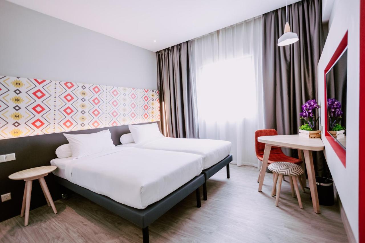Hotel Ibis Styles Kota Bharu Exterior foto